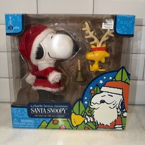 Peanuts A Charlie Brown Christmas Santa Snoopy Deluxe Figure w/ Woodstock NIB